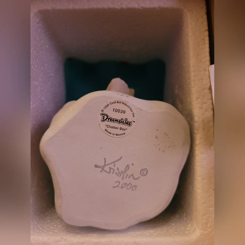 Vintage dreamsicles chatterbox figurine in original box